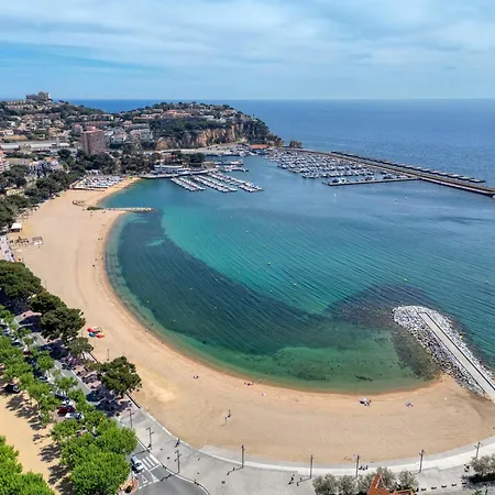 Industria Beachside Apartment: Comfort For 3 With Parking * Sant Feliu de Guixols
