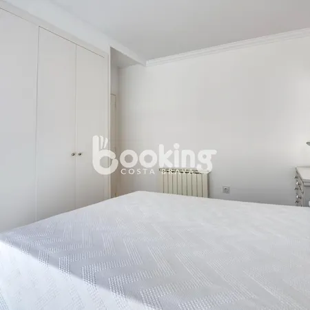 Industria Beachside Apartment: Comfort For 3 With Parking Apartment *